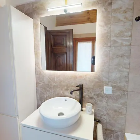 Ludains 18 St Moritz