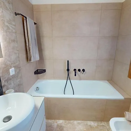 Apartman Ludains 18 *