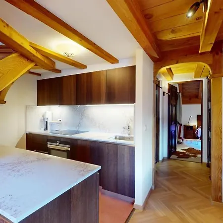 Apartman Ludains 18 *